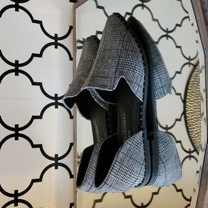 Chinese Laundry flats